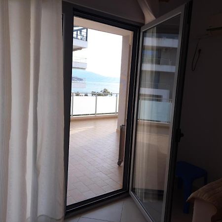Aura Apartment Vlorë Екстериор снимка