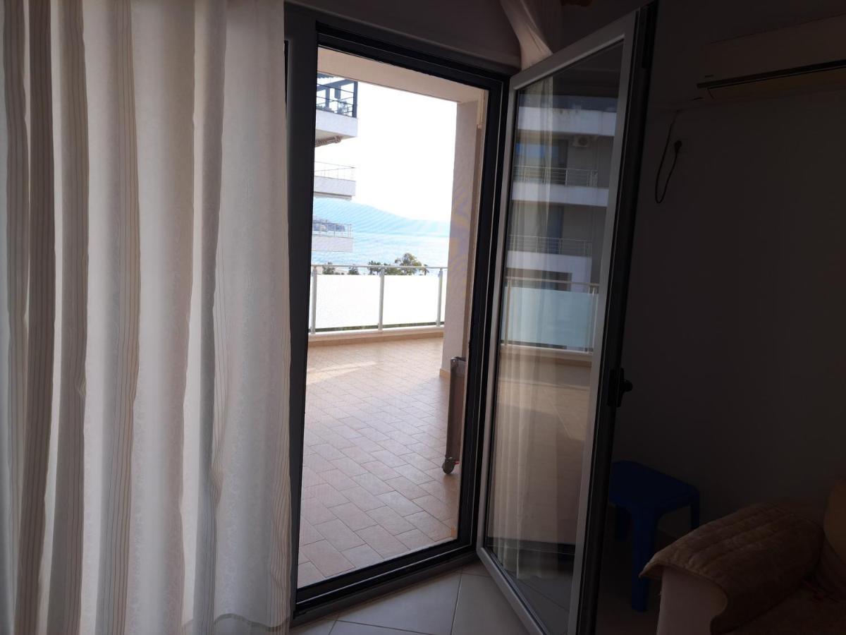 Aura Apartment Vlorë Екстериор снимка