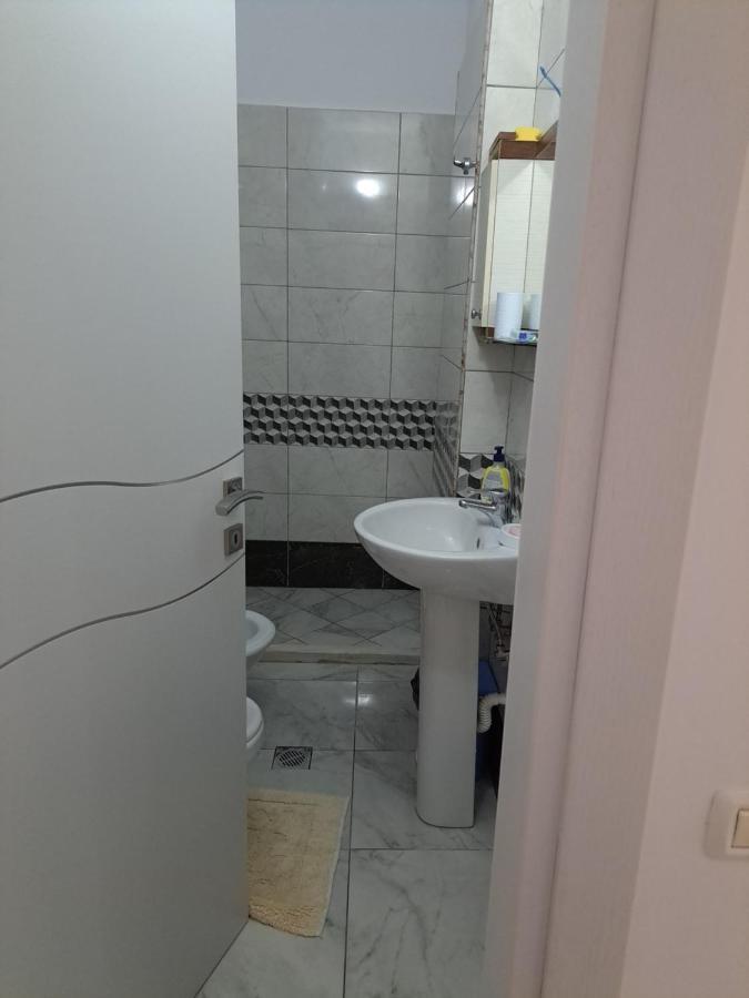 Aura Apartment Vlorë Екстериор снимка