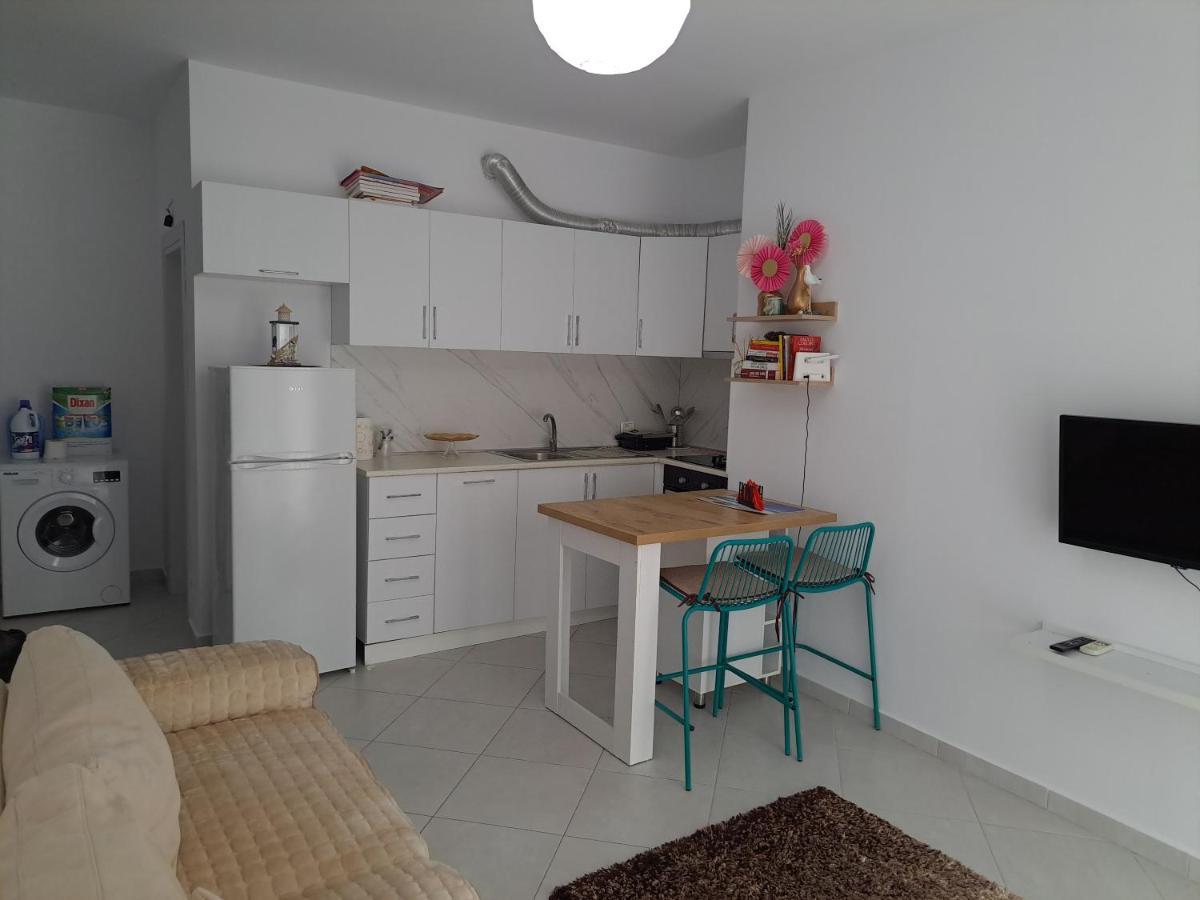 Aura Apartment Vlorë Екстериор снимка