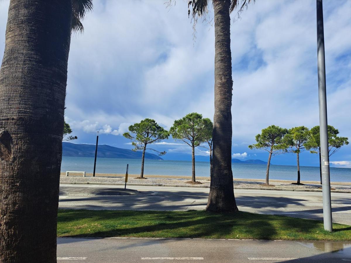Aura Apartment Vlorë Екстериор снимка